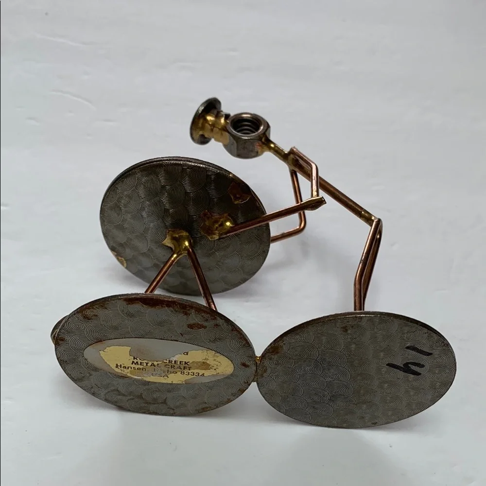 Metal Sculpture Art Piece - Picture 4 of 4